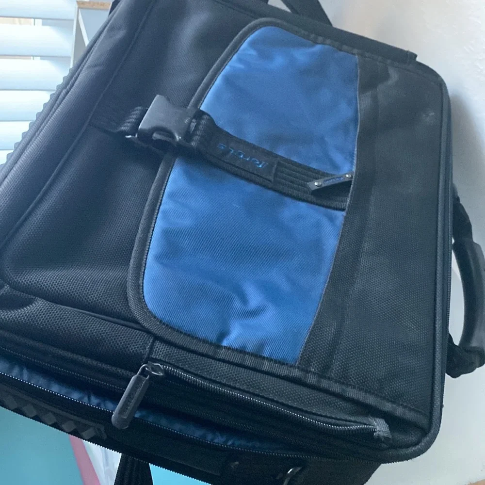 Targus Laptop Padded Shoulder Case